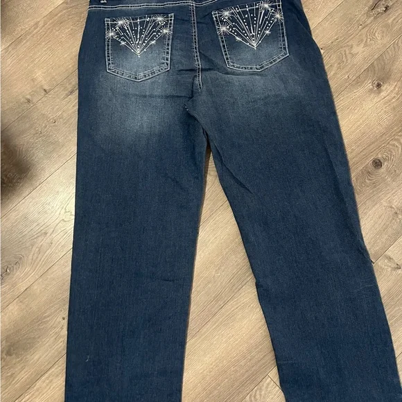 Wallflower Tomboy Fit Jeans Size 16W New - Picture 3 of 5